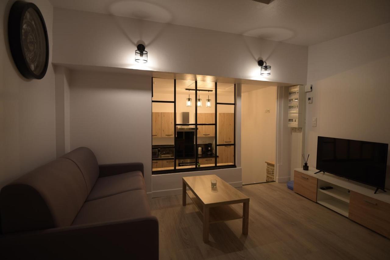 Cosy Appartement Hyper Centre Ville Avec Cour + Patio オセール エクステリア 写真