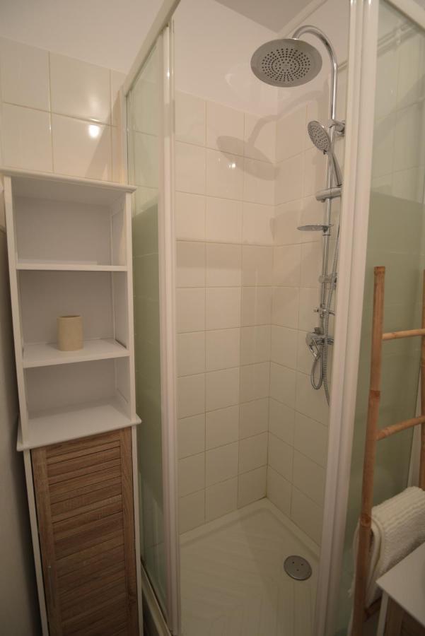 Cosy Appartement Hyper Centre Ville Avec Cour + Patio オセール エクステリア 写真