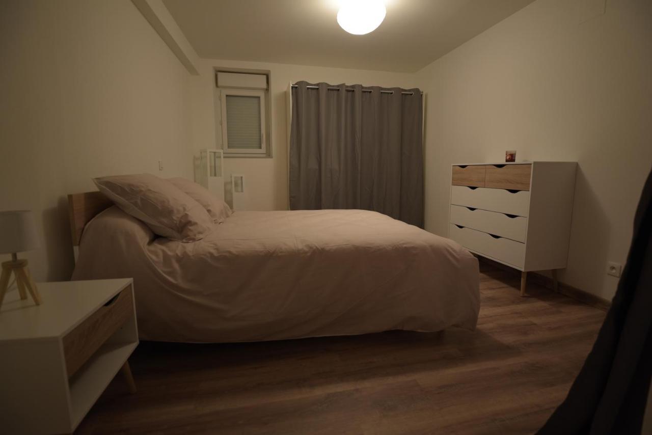 Cosy Appartement Hyper Centre Ville Avec Cour + Patio オセール エクステリア 写真