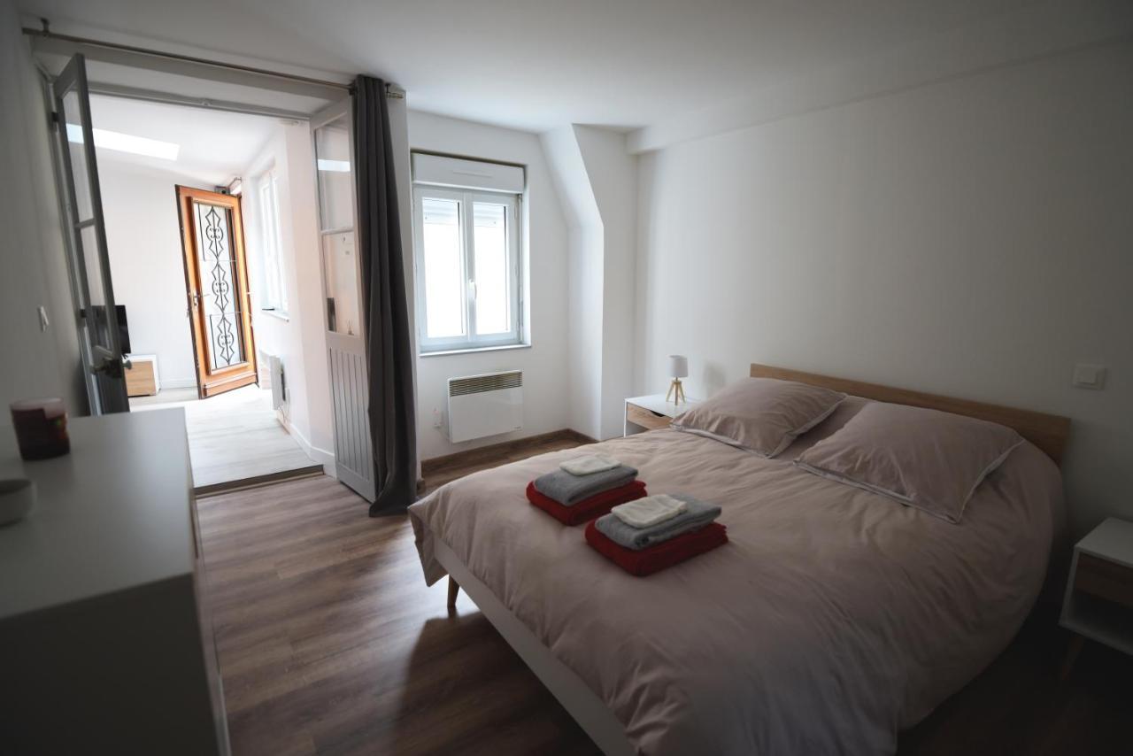 Cosy Appartement Hyper Centre Ville Avec Cour + Patio オセール エクステリア 写真