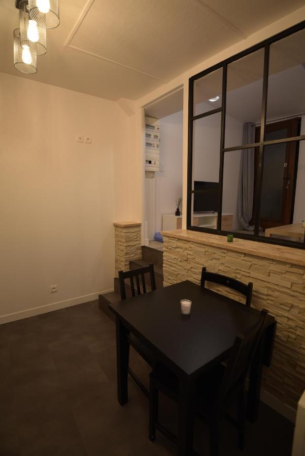 Cosy Appartement Hyper Centre Ville Avec Cour + Patio オセール エクステリア 写真